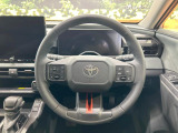 【純正革巻きステアリング】上質な革を使用することで、手にしっかり馴染みとても運転しやすいハンドルです♪