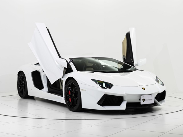 アヴェンタドール LP700-4 4WD 4WD