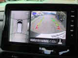 周囲の状況が分かるアラウンドビューモニター搭載。苦手な縦列駐車もこれがあれば安心ですね。