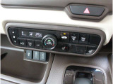 オートエアコンのお車ですので室内の温度をスムーズに調整してくれます♪