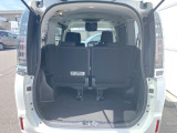 普段のお買い物や通勤、送迎等に十分な荷室スペースを確保しております。セカンドシートを倒すと、大きな荷物の積載も可能です♪