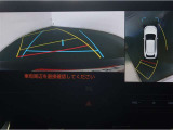 パノラミックビューモニター付きです。車両を上から見た様な映像を画面に表示。運転席からの目視だけでは見にくい、車両周辺の状況をリアルタイムでしっかり確認出来ます。