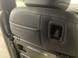 後席にもUSBチャージャー搭載。スマートフォンなどの充電にとっても便利です。
