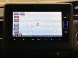ナビゲーションは、フルセグTV対応のGathers純正メモリーナビを搭載しています。ナビに曲を記憶させるミュージックサーバー使用時は、別途SDカードが必要になります。