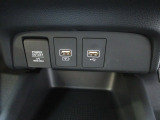 便利な充電用USBジャックも付いています☆周辺機器の充電にご利用頂けます☆