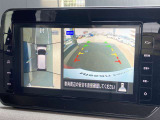 アラウンドビューモニターは4方のカメラで真上から車を見たようにモニターで確認ができる日産の自慢の装備です。是非実際の車で体感してみてください。