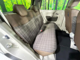後部座席も気になるようなキズ・汚れやへたり等、大きなダメージはなく、良好な状態です。