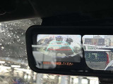 車庫入れもお任せのバックカメラが付いて、後方確認もラクラク♪安全に車庫入れも可能です。便利な機能ですが、バックカメラを過信せず、目視もお忘れなく。