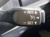 【クルーズコントロール】高速道路もラクラク走行。アクセルを離しても一定速度で走行ができ、長距離運転時の負担を軽減!加速・減速も簡単なスイッチ操作で調整できます。