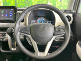 【純正革巻きステアリング】上質な革を使用することで、手にしっかり馴染みとても運転しやすいハンドルです♪