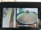 左サイドカメラとフロントカメラ運転席から死角となりやすい車両左前部分や前方部分もバッチリ見えます♪