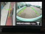 左サイドカメラとフロントカメラ運転席から死角となりやすい車両左前部分や前方部分もバッチリ見えます♪