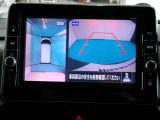 アラウンドモニター 白線や駐車車両をナビ及びルームミラーに表示 駐車している車両との位置関係も一目で分かって安心です