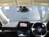 フロントガラスが広く視界が広々としているので、運転がとてもし易いです