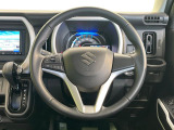 【純正革巻きステアリング】上質な革を使用することで、手にしっかり馴染みとても運転しやすいハンドルです♪
