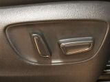 パワーシート搭載。微妙な調整が手軽にでき、ピッタリのポジションで運転することが可能です。