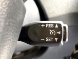 【クルーズコントロール】高速道路もラクラク走行。アクセルを離しても一定速度で走行ができ、長距離運転時の負担を軽減!加速・減速も簡単なスイッチ操作で調整できます。