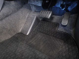 足元回り・フロアマットもしっかり洗浄しております。