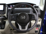 【運転席まわり】Honda独自の設計思想に基づき、自然に手を伸ばした先に操作したいものがあるようレイアウトを追求 !