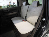 【セカンドシート】ゆったり快適に座っていただけますので、楽しくドライブに参加できます。