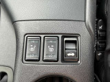 左右シートヒーター装備で寒い日でも快適なドライビングを楽しんで頂けます。