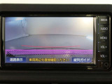 バックモニターで、後方を確認しながら安心して駐車することができます。運転初心者も熟練者も必須の機能ですよ!