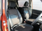 シートは高級感のあるハーフレザーシート!!汚れが落としやすいのもオススメです♪