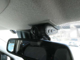 もしもの時に映像を記録する日産純正前車内ドライブレコーダーが備わっています。