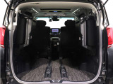 ミニバン最大級のスペース!ご家族、お友達とのキャンプやバーベキューほか、お仕事でも十分な容量が有ります!