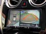 ★【全周囲カメラ】上から見下ろしたような視点で車の周囲を確認することができます☆縦列駐車や幅寄せ等でも活躍すること間違いなし!!