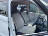 運転席からの視界も良くどなたがお乗りになられても運転しやすい車両です