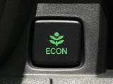 ★ECONスイッチ★ エコドライブを加速しよう!スイッチをONにすると、運転の仕方によるロスを抑え込み燃費をよくするようクルマが頑張ります(*^ー^*)燃費向上にチャレンジ♪