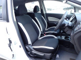 運転席も大きな擦れもなく状態良好です。