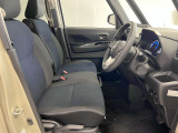 【運転席シート】ゆったりと広々した空間です。ストレスなく運転ができますよ!