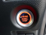 キーレスプッシュスタート!鍵を挿さずにボタンをワンプッシュでエンジン始動できます。リモコンをバッグやポケットに入れておくだけでOK!イモビライザーも付いてます。安心のセキュリティー!