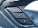 【メモリー機能付きパワーシート】運転手が代わってもボタン一つで設定ポジションに。常にご自身のドライブ設定が整います。