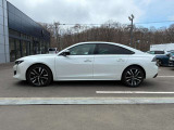 当社の納車前点検・サービスの内容は、車検点検・法定12ヶ月定期点検・油脂類の点検及び交換・バッテリーの点検及び交換等を行い、良好な状態にてご納車させていただきます。