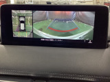 狭い場所での駐車やすれ違いなどでより的確な運転操作に役立つ360&deg;ビューモニターが装備されています。