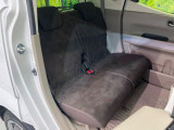 後部座席も気になるようなキズ・汚れやへたり等、大きなダメージはなく、良好な状態です。