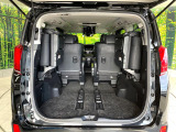 後席を格納すると、これだけの広さが!シーンに合わせたシートアレンジで、大きな荷物も積むことが出来ます♪