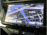 純正ナビを装備。タッチパネル式で使いやすく、お出かけもラクラクです。
