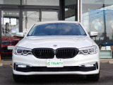 BMW在庫保有台数常時100台以上!ご来店の際はBMW本店(厚木市下荻野140-1)にご来店ください!弊社自慢の全天候型ショールーム!BMW在庫保有台数常時100台以上ございます!