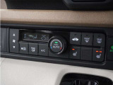 ◆オートエアコン装備◆ お好みの温度を設定をするだけで、後は、自動で風量を調節してくれます!快適にドライブが楽しめます。