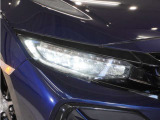 【LEDヘッドライト】省電力で、明るく遠くまで照らし、夜道や雨天などの走行の際、安心感を高めます。オートライト機構で周囲の明るさを感知し、自動で点灯、消灯します。
