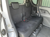 ◆2列目シート◆広々としたスペースで大人の方でも十分座るスペースがございます!オプションでシート撥水、内装丸洗いクリーニングなども取り扱っております。ご希望の際はスタッフまでお申し付けください。