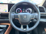 【純正革巻きステアリング】上質な革を使用することで、手にしっかり馴染みとても運転しやすいハンドルです♪