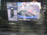 アラウンドビューモニターで車の周囲の情報が室内でわかります。