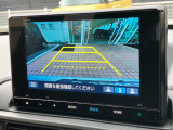 バックカメラ♪運転席から死角となりやすい部分も見えやすく車庫入れの苦手な方にも楽に駐車できます☆