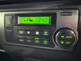 オートエアコンで快適な室内です。