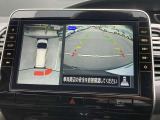 アラウンドビューモニターは4方のカメラで真上から車を見たようにモニターで確認ができる日産の自慢の装備です。是非実際の車で体感してみてください。